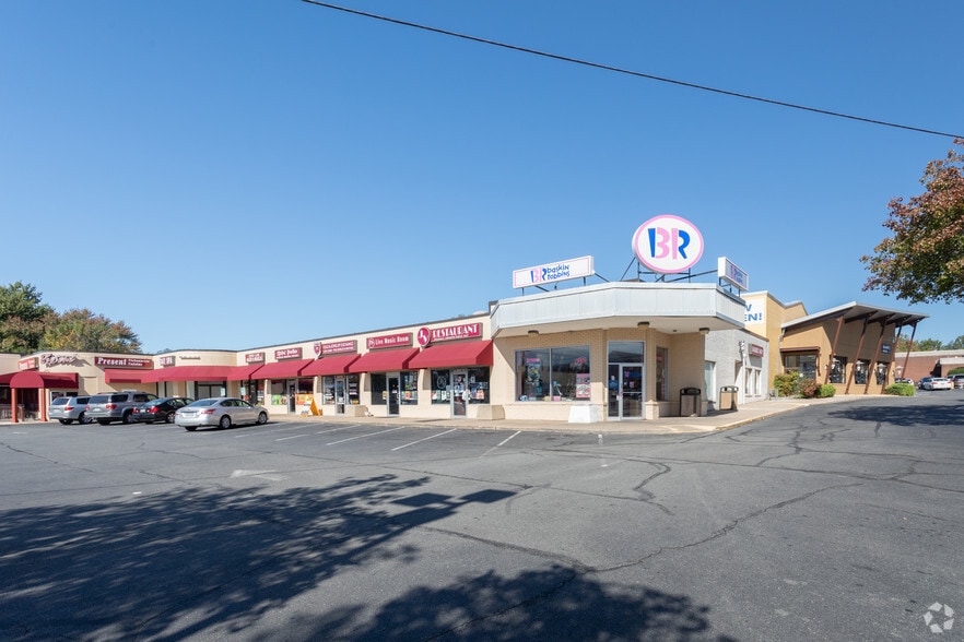 6670-6678 Arlington Blvd, Falls Church, VA à louer - Photo principale – Image 1 sur 15