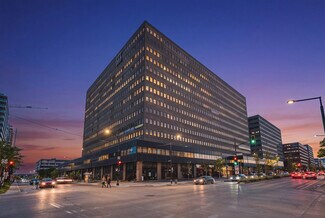 Plus de détails pour 555 Rue Chabanel O, Montréal, QC - Bureau à vendre