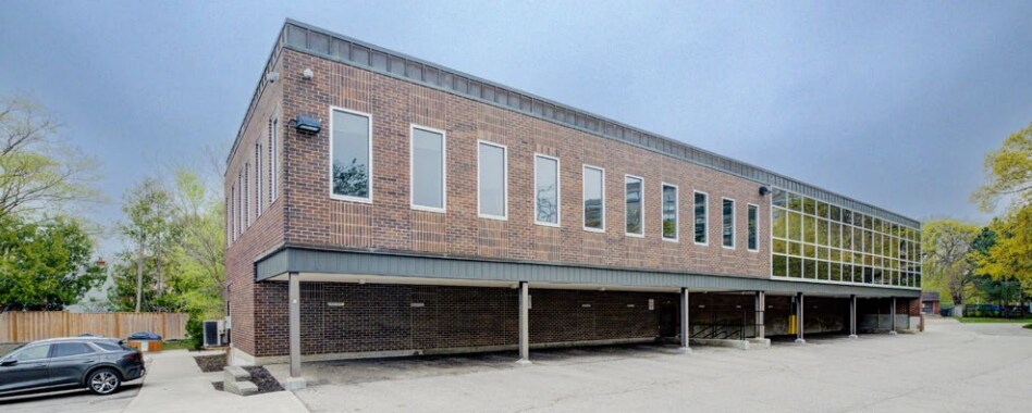 100 Erb St E, Waterloo, ON à vendre - Photo de l’immeuble – Image 3 sur 13