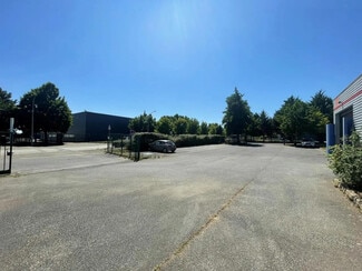 Plus de détails pour Local d'activités à louer