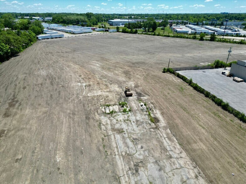 2505 N Sherman Dr, Indianapolis, IN à louer - Photo de l’immeuble – Image 2 sur 7