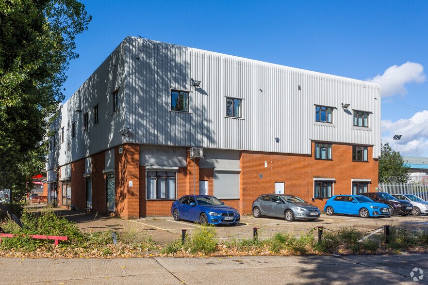 712 London Rd, Grays à louer - Photo principale – Image 1 sur 3