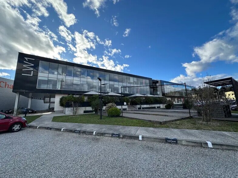 Bureau dans Chaponost à vendre - Photo de l’immeuble – Image 1 sur 11