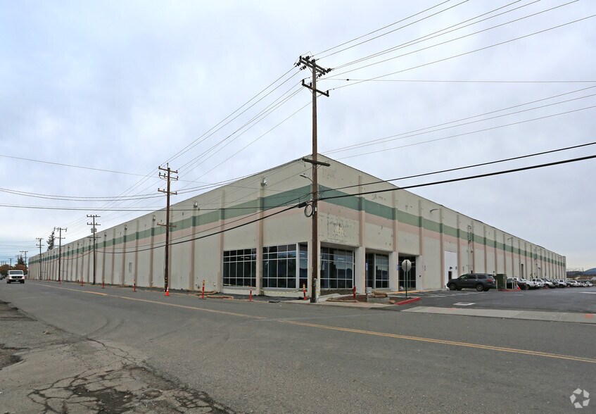 22290 Hathaway Ave, Hayward, CA à louer - Photo de l’immeuble – Image 1 sur 4