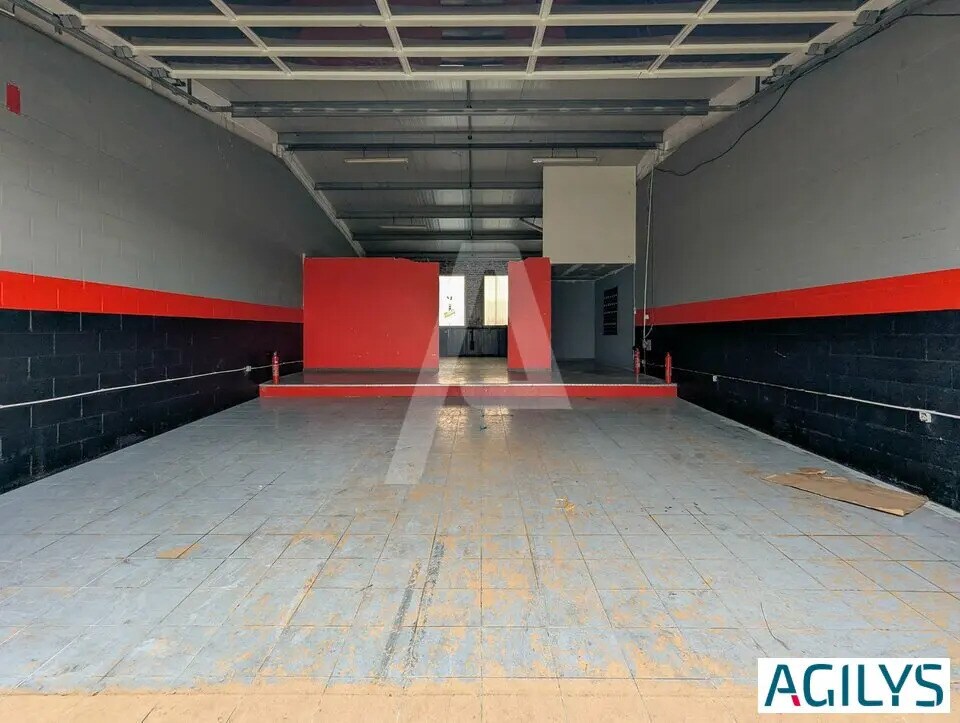 Local d’activités dans Linas à louer Photo intérieure– Image 1 sur 11