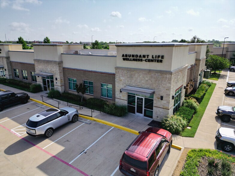 3100 N Tarrant Pky, Fort Worth, TX à louer - Photo de l’immeuble – Image 1 sur 10
