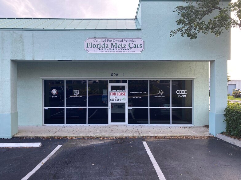 802 Old Dixie Hwy, West Palm Beach, FL à louer - Photo de l’immeuble – Image 3 sur 5