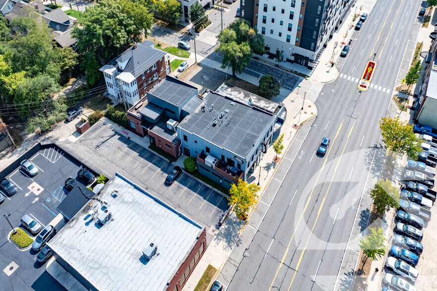 512 N Main St, Royal Oak, MI à vendre - Photo de l’immeuble – Image 2 sur 9