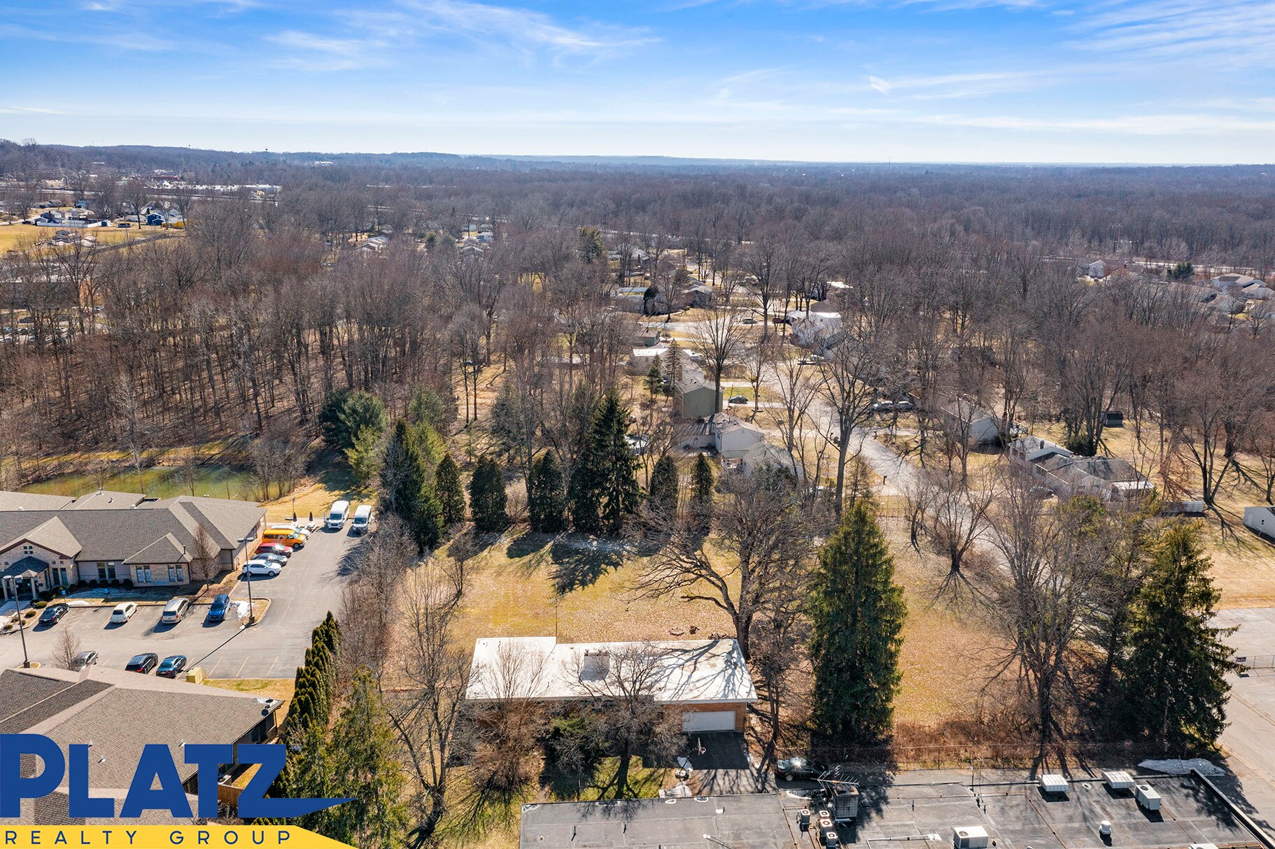 415 Laurelwood Dr SE, Warren, OH à louer Photo principale– Image 1 sur 8