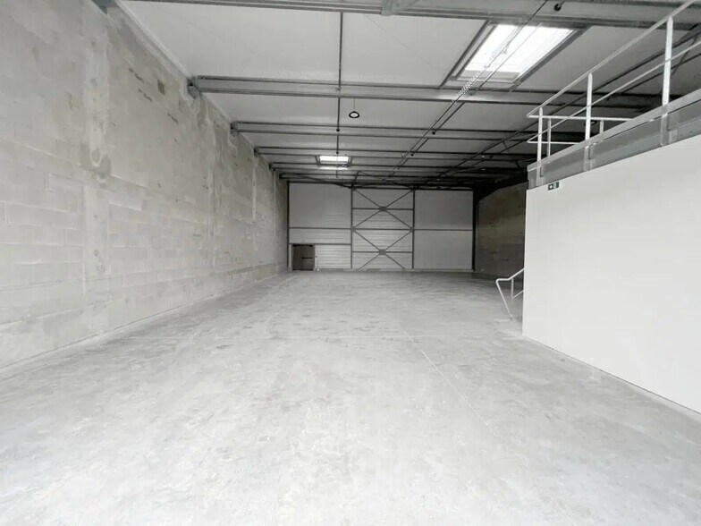 Local commercial dans Reims à louer - Photo de l’immeuble – Image 3 sur 5