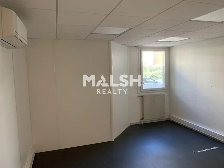 Bureau dans Villeurbanne à louer - Photo de l’immeuble – Image 2 sur 14