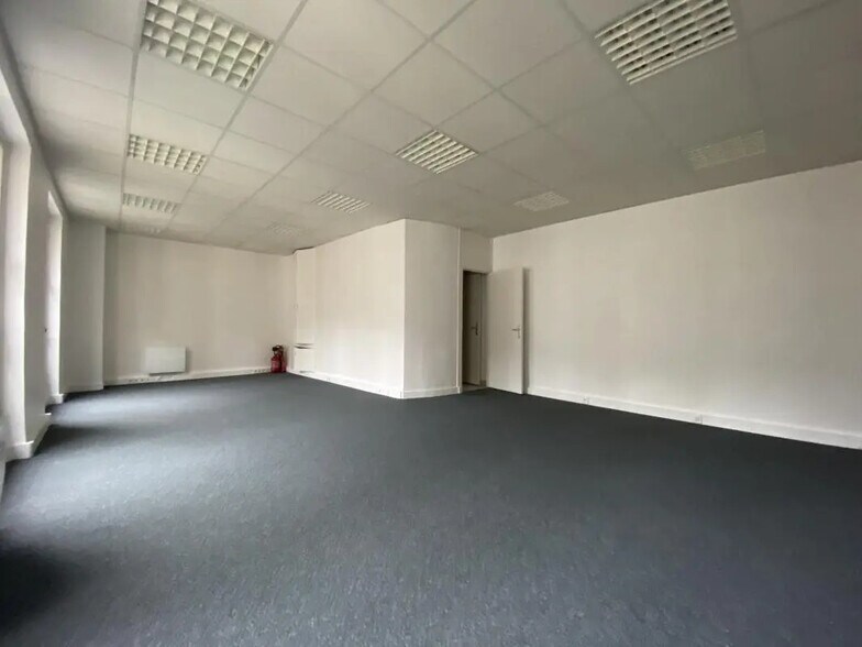 Bureau dans Paris à louer - Photo de l’immeuble – Image 2 sur 5