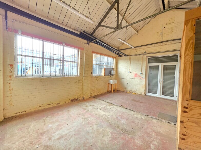 Wheatley Hall Rd, Doncaster à louer - Photo de l’immeuble – Image 3 sur 14