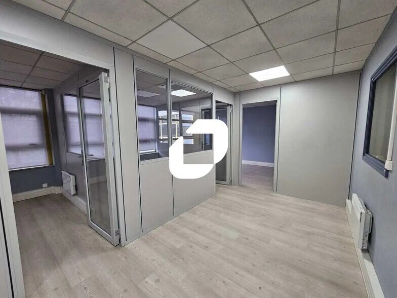 Bureau dans Villepinte à louer - Photo de l’immeuble – Image 3 sur 14