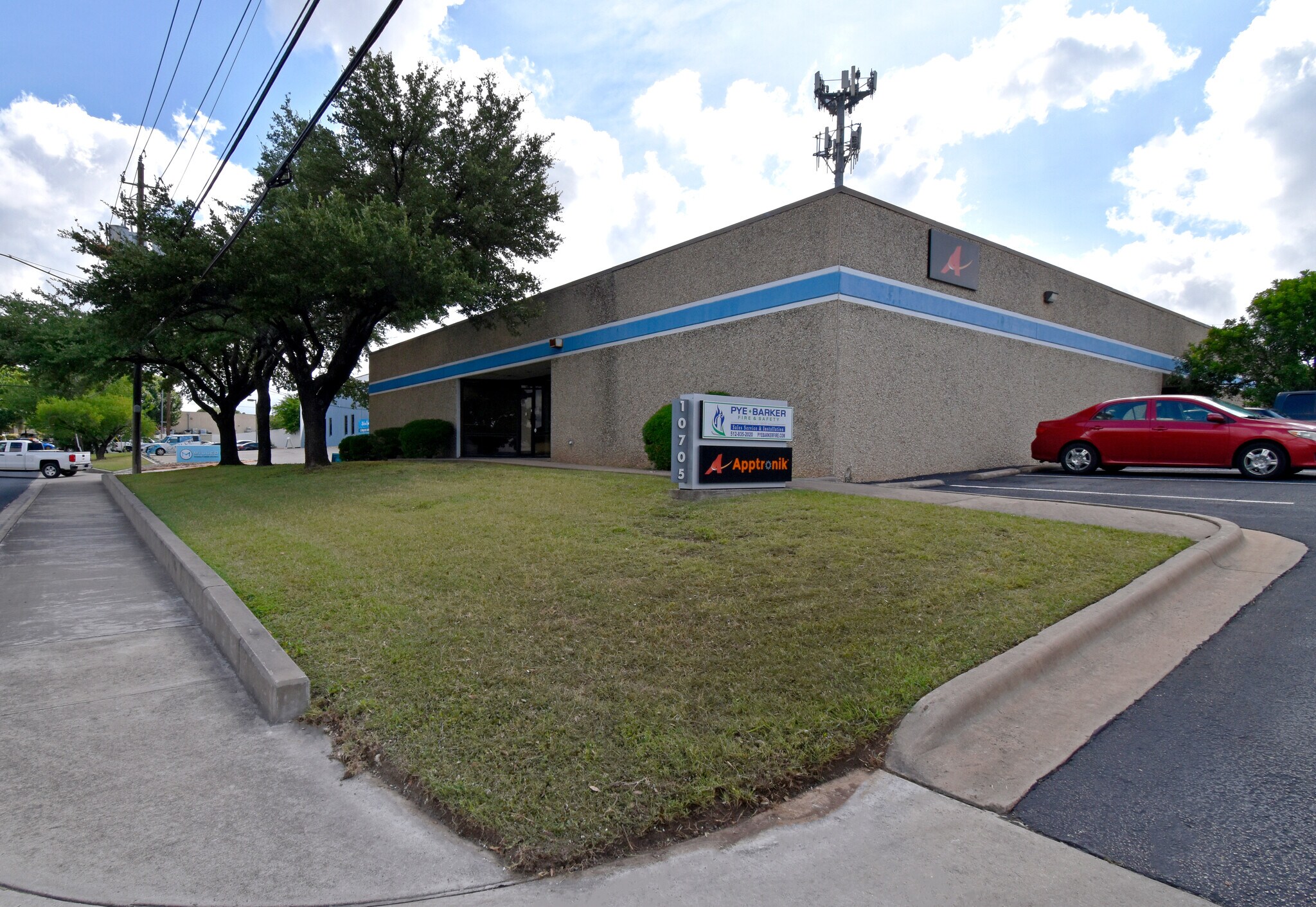 10705 Metric Blvd, Austin, TX à louer Photo principale– Image 1 sur 5