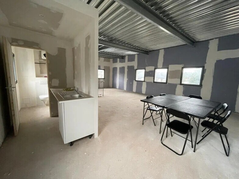 Local commercial dans Évreux à vendre - Photo de l’immeuble – Image 3 sur 5