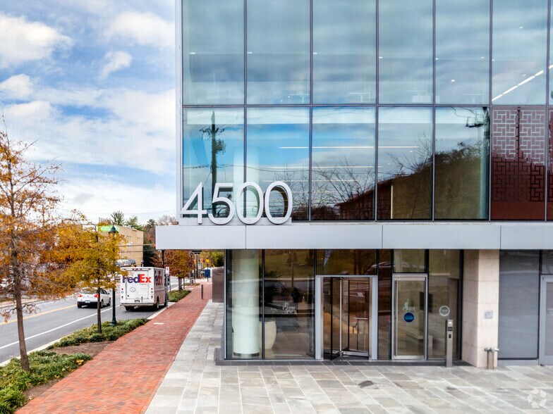 4500 East West Hwy, Bethesda, MD à louer - Photo de l’immeuble – Image 3 sur 3
