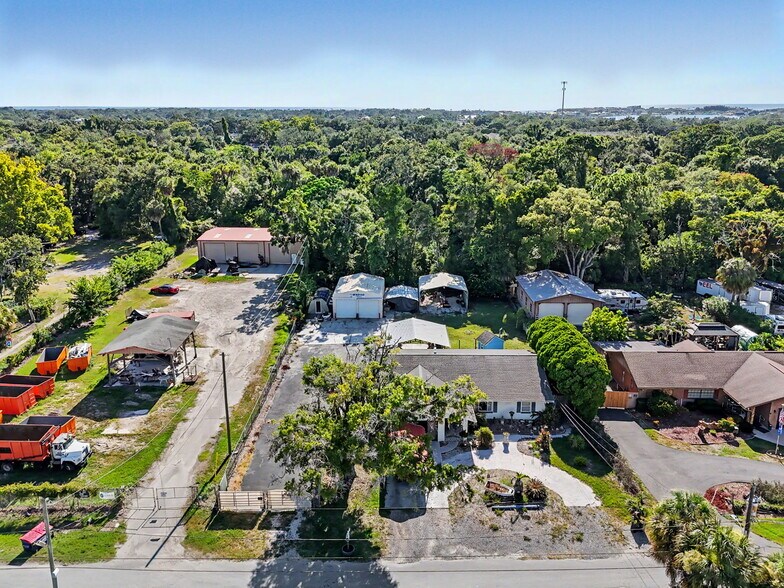 7813 Leo Kidd Ave, Port Richey, FL à vendre - Photo de l’immeuble – Image 2 sur 112