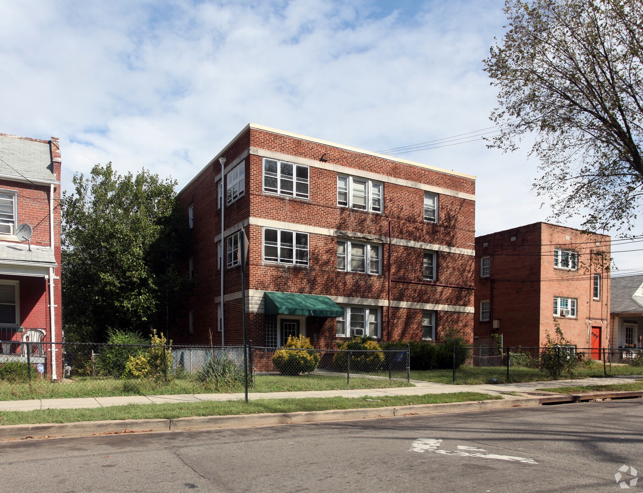 4046 Grant St NE, Washington, DC à vendre Photo de l’immeuble– Image 1 sur 20