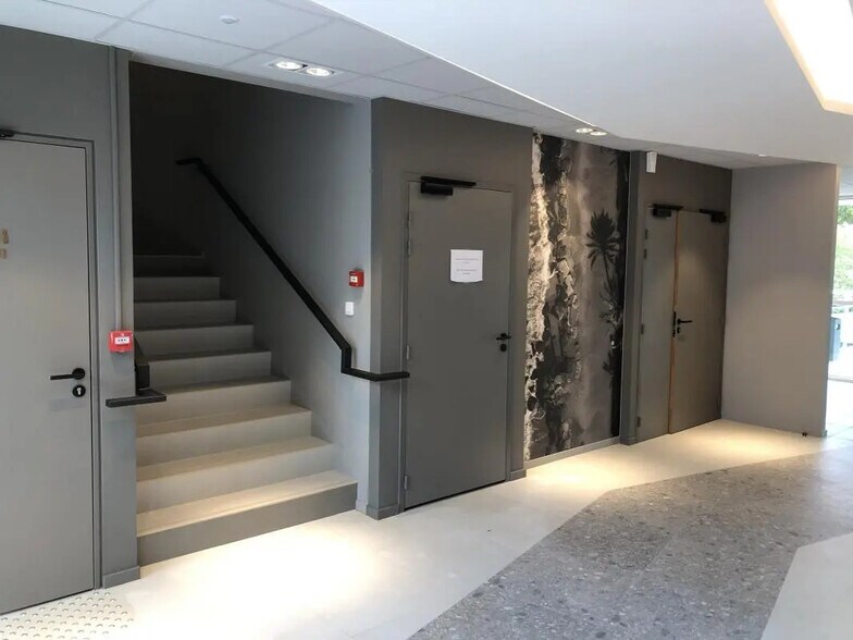 Bureau dans SOPHIA ANTIPOLIS à louer - Photo de l’immeuble – Image 3 sur 12