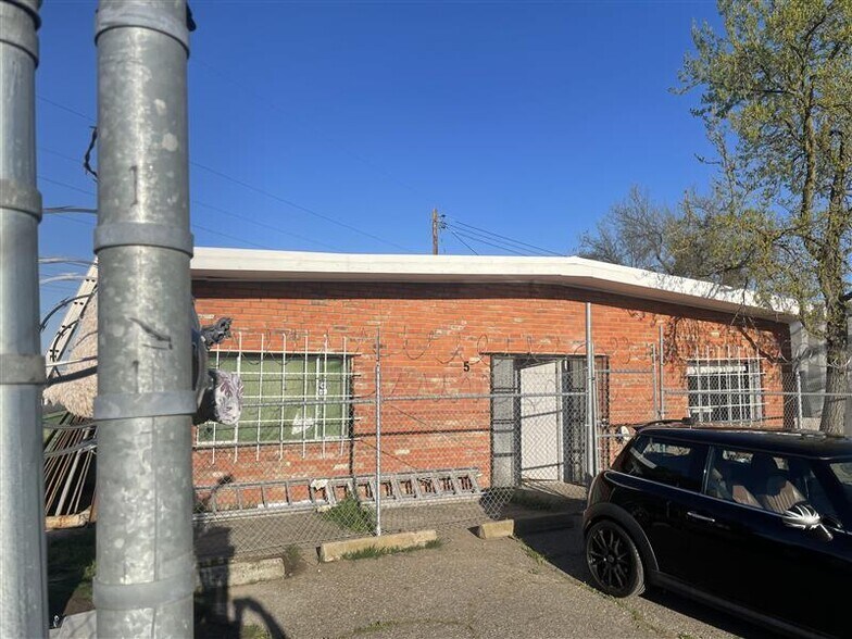 8996 Fruitridge Rd, Sacramento, CA à vendre - Photo de l’immeuble – Image 3 sur 5