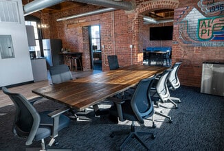 3 Ferry St, Easthampton, MA à louer Photo intérieure– Image 2 sur 7