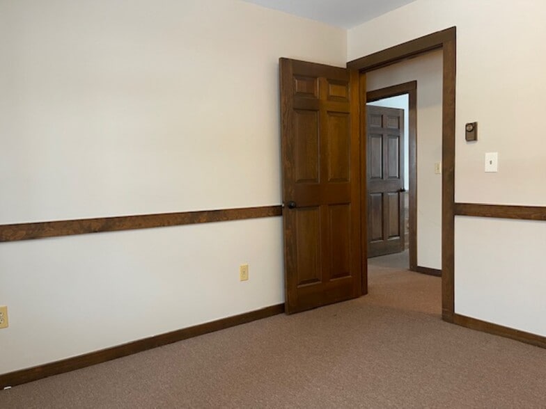 1160 Putnam Pike, Chepachet, RI à louer - Photo principale – Image 1 sur 16