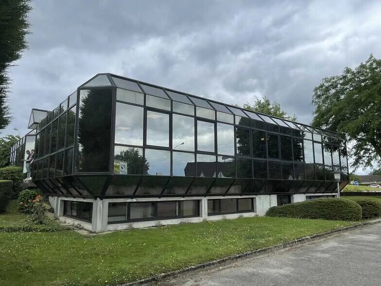 Bureau dans Franqueville-Saint-Pierre à louer - Photo de l’immeuble – Image 2 sur 15