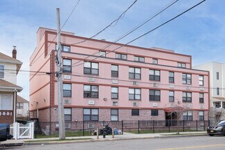Plus de détails pour 333 Beach 67th St, Arverne, NY - Logement à vendre