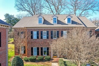 6813 Fairview Rd, Charlotte, NC à louer Photo intérieure– Image 2 sur 2