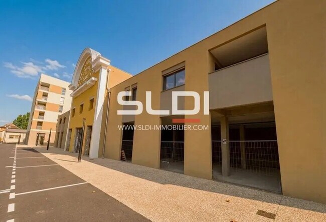 Plus de détails pour Local commercial à louer