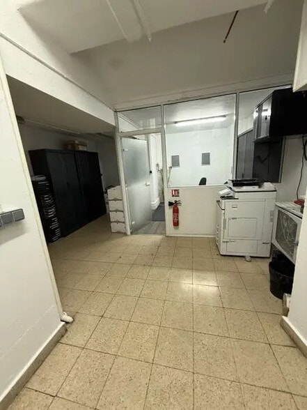 Local commercial dans Paris à louer - Photo intérieure – Image 3 sur 6