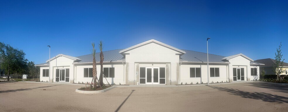 11118 Corridor Pl, Bradenton, FL à vendre - Photo de l’immeuble – Image 1 sur 2