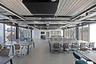 15 Settles St, Londres à louer Photo intérieure– Image 1 sur 7