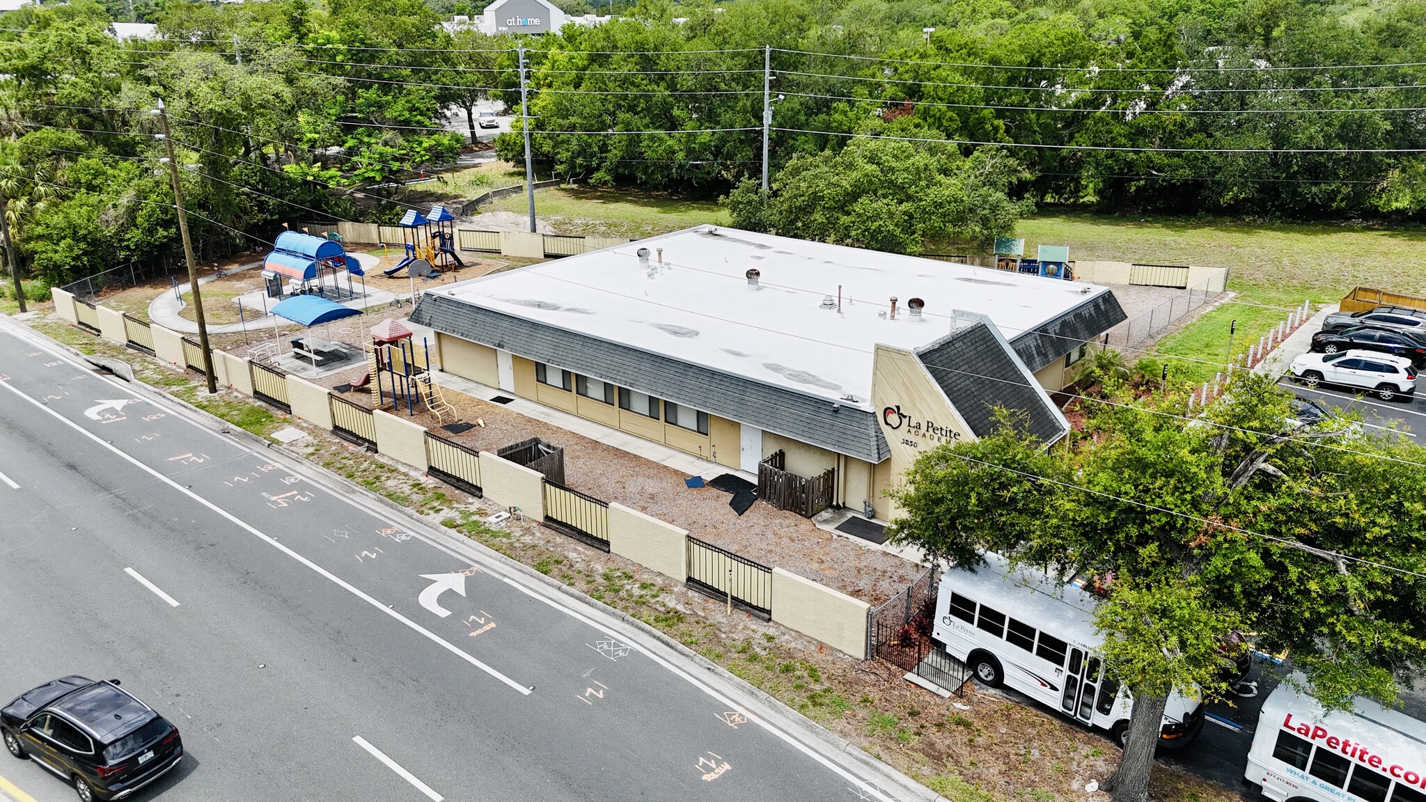 3850 Lake Emma Rd, Lake Mary, FL à louer Photo de l’immeuble– Image 1 sur 1