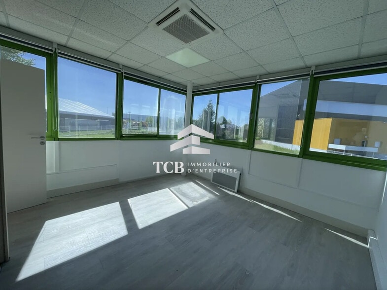 Bureau dans Carquefou à louer - Photo de l’immeuble – Image 3 sur 5