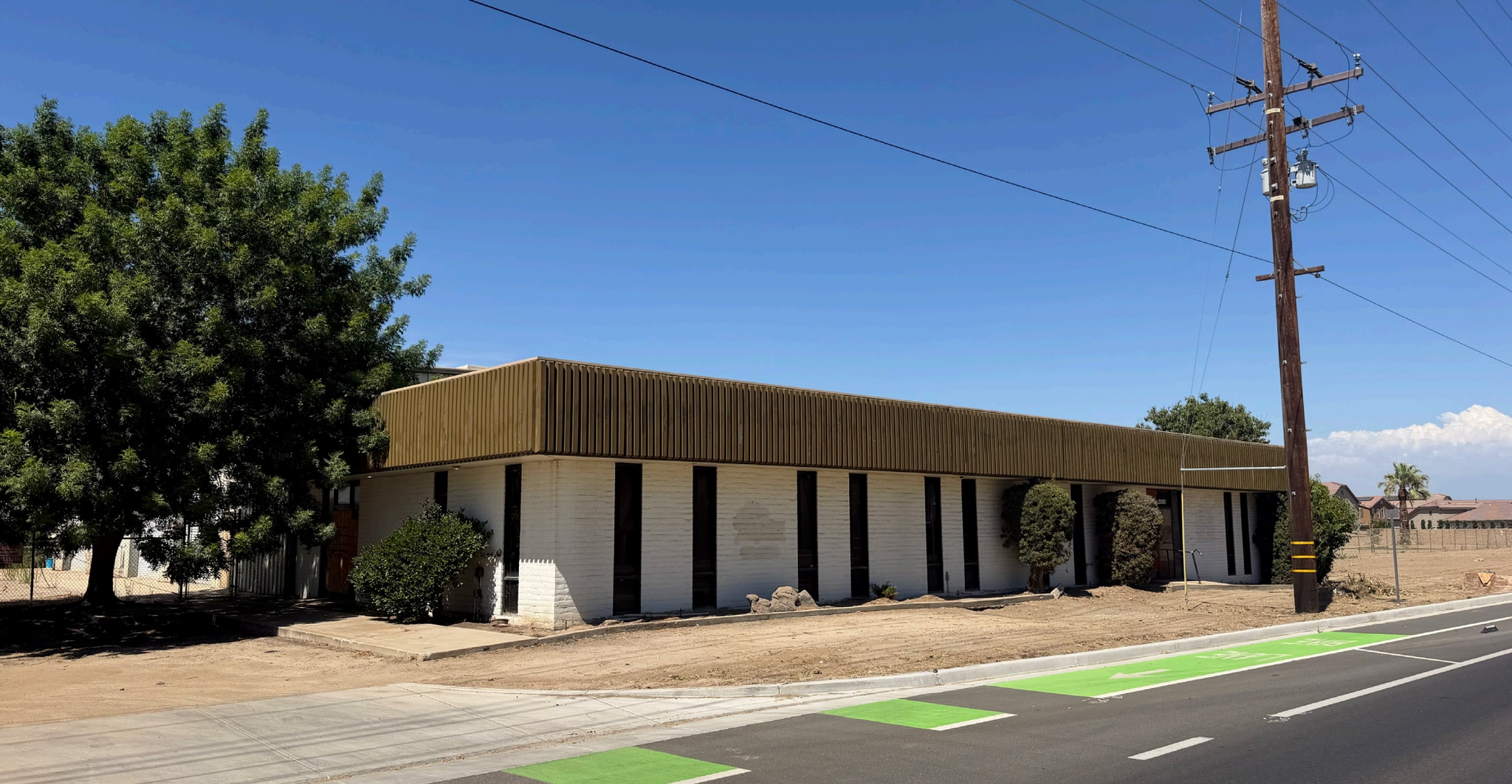 2050 W Riggin Ave, Visalia, CA à vendre Photo principale– Image 1 sur 2