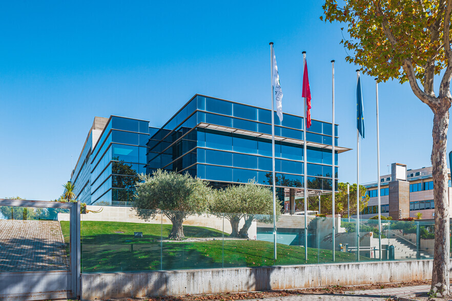 Calle José Echegaray, 20, Las Rozas de Madrid, Madrid à louer - Photo de l’immeuble – Image 1 sur 2