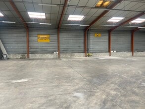 Rue André Sentuc, Vénissieux à louer Photo intérieure– Image 1 sur 2