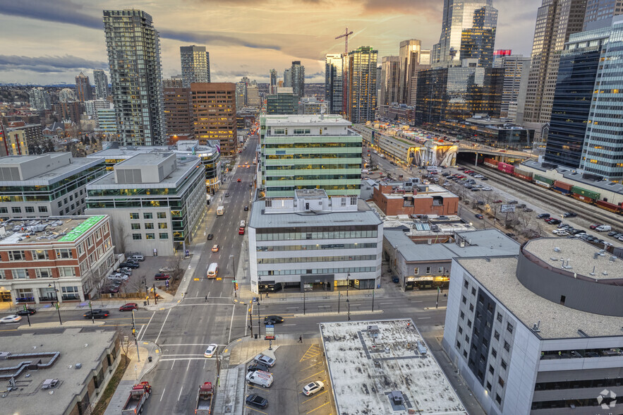 1011 1st St SW, Calgary, AB à louer - Aérien – Image 3 sur 5