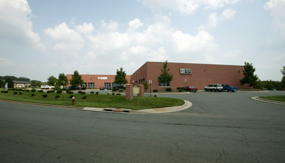 22800 Executive Dr, Dulles Town Center, VA à louer - Photo de l’immeuble – Image 2 sur 6