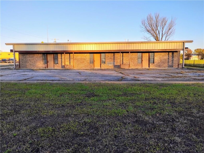 2426 US 169 Hwy, Coffeyville, KS à vendre - Photo de l’immeuble – Image 1 sur 13