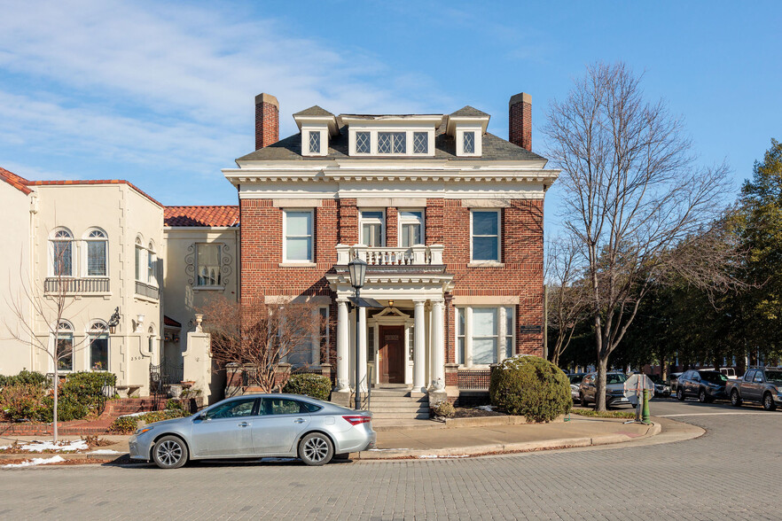 2500 Monument Ave, Richmond, VA à louer - Photo de l’immeuble – Image 2 sur 4