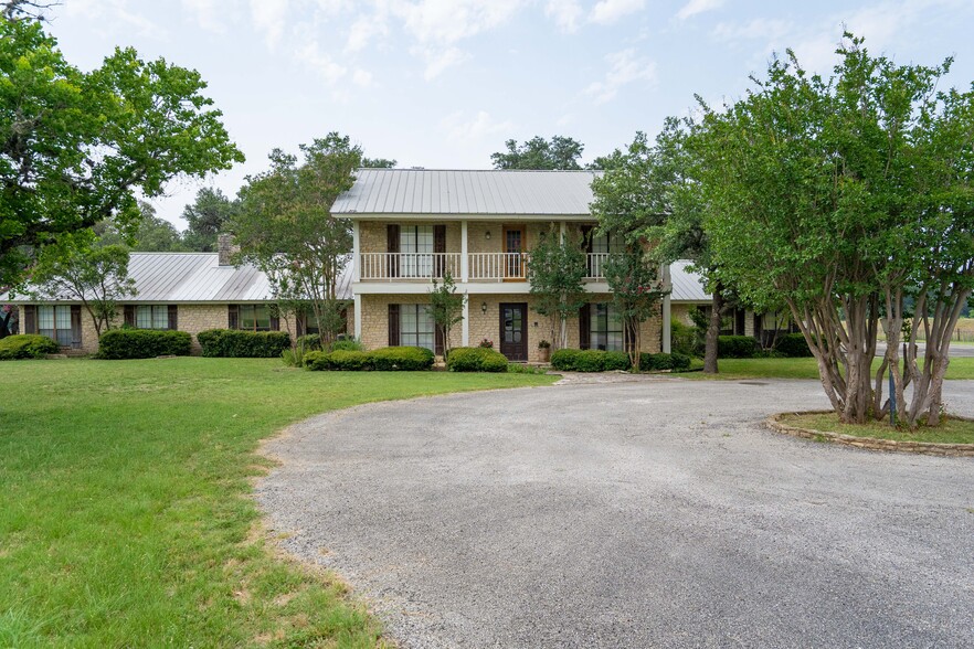 32 Cascade Caverns Rd, Boerne, TX à vendre - Photo de l’immeuble – Image 2 sur 8