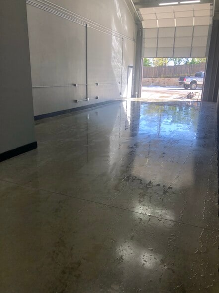 2105 Vilbig Rd, Dallas, TX à louer - Photo intérieure – Image 2 sur 6