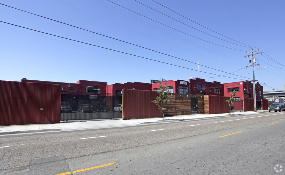 3421 Hollis St, Oakland, CA à louer - Photo de l’immeuble – Image 1 sur 15