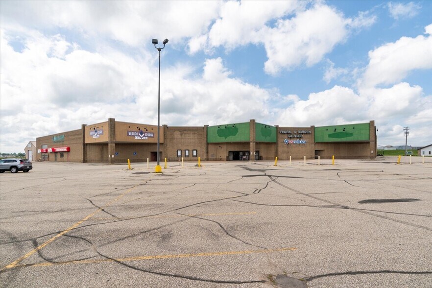 1230 N Main St, Viroqua, WI à vendre - Photo de l’immeuble – Image 2 sur 41