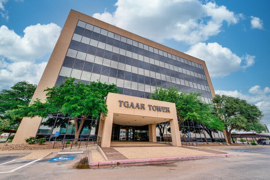 24 Smith Rd, Midland, TX à louer - Photo de l’immeuble – Image 1 sur 14