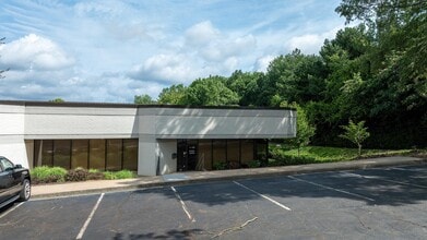 5875 Peachtree Industrial Blvd, Norcross, GA à louer Photo de l’immeuble– Image 2 sur 28