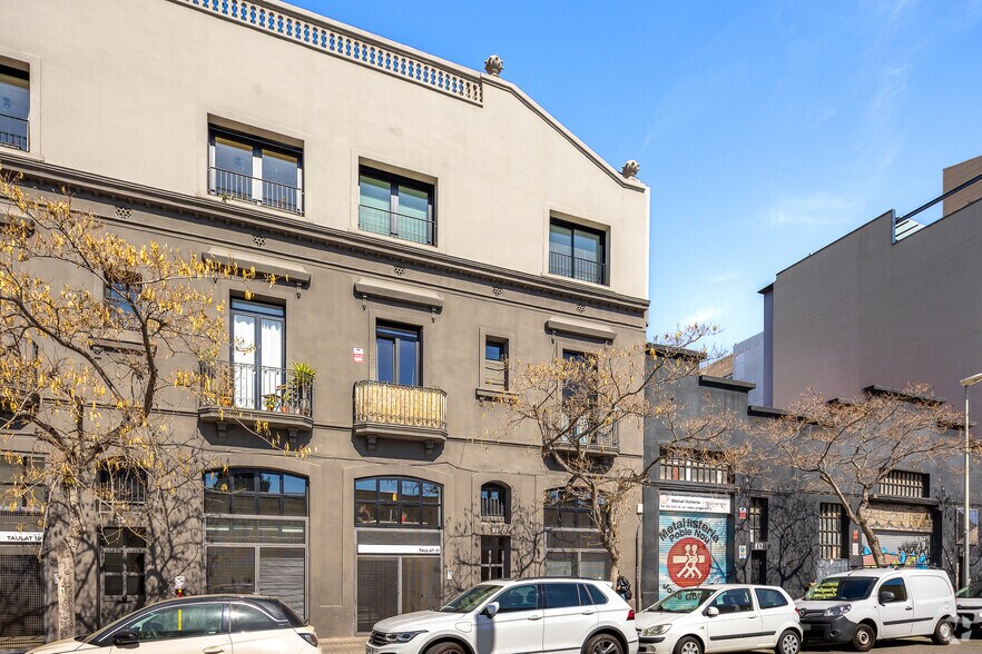 Bureau dans Barcelone, Barcelona à vendre - Photo de l’immeuble – Image 2 sur 8